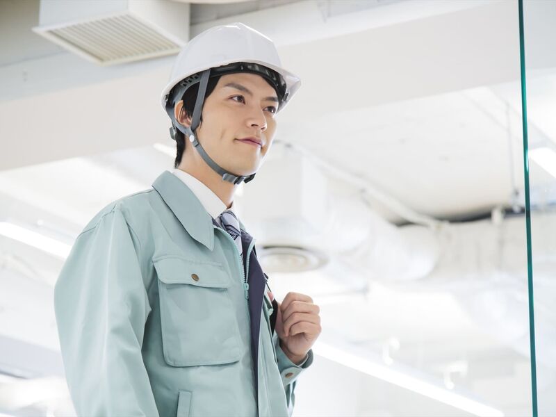 作業着の男性社員